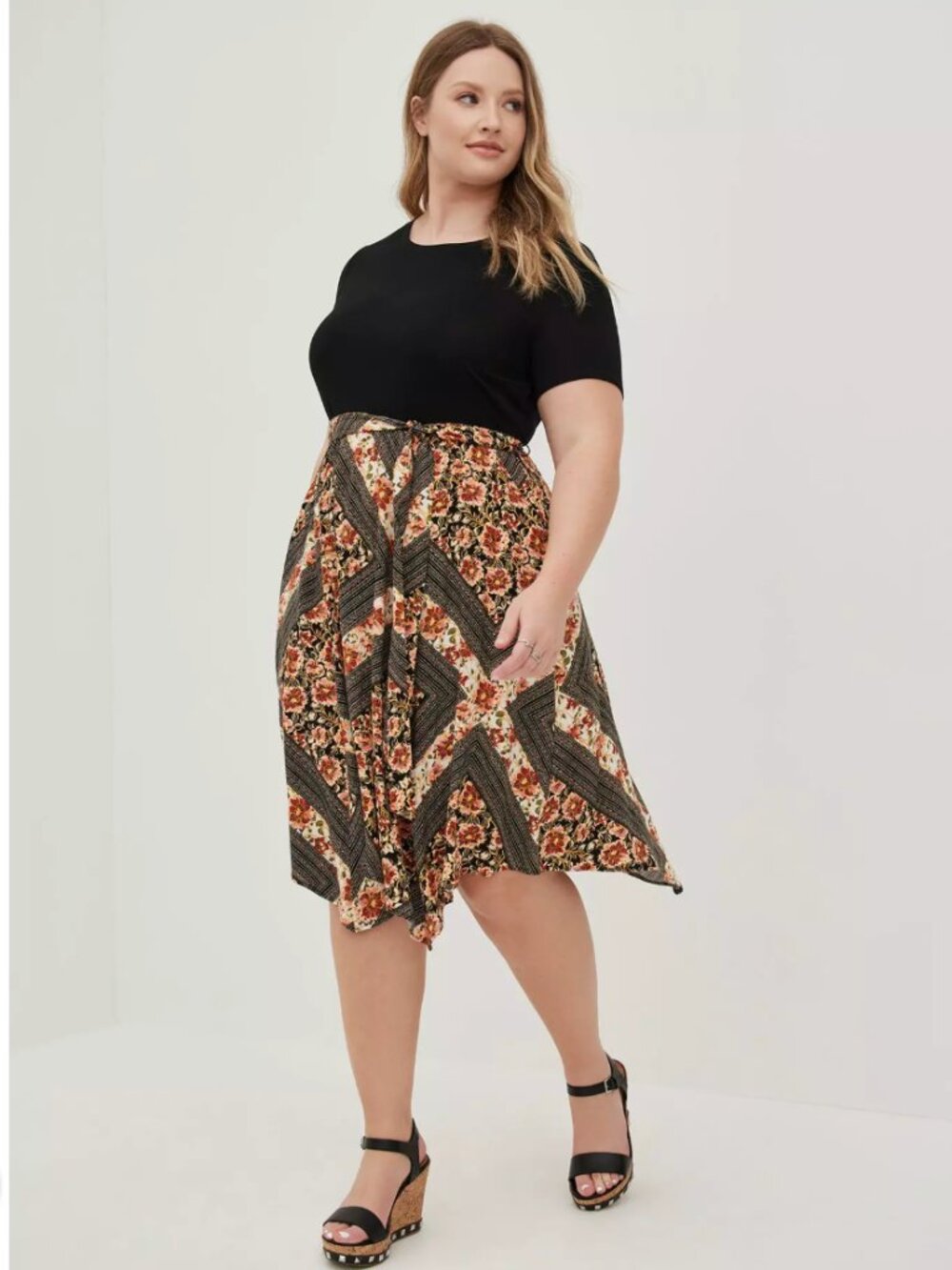 TORRID NWOT Super Soft Stretch Challis Scarf Print Hanky Hem Midi Dress Size 1
